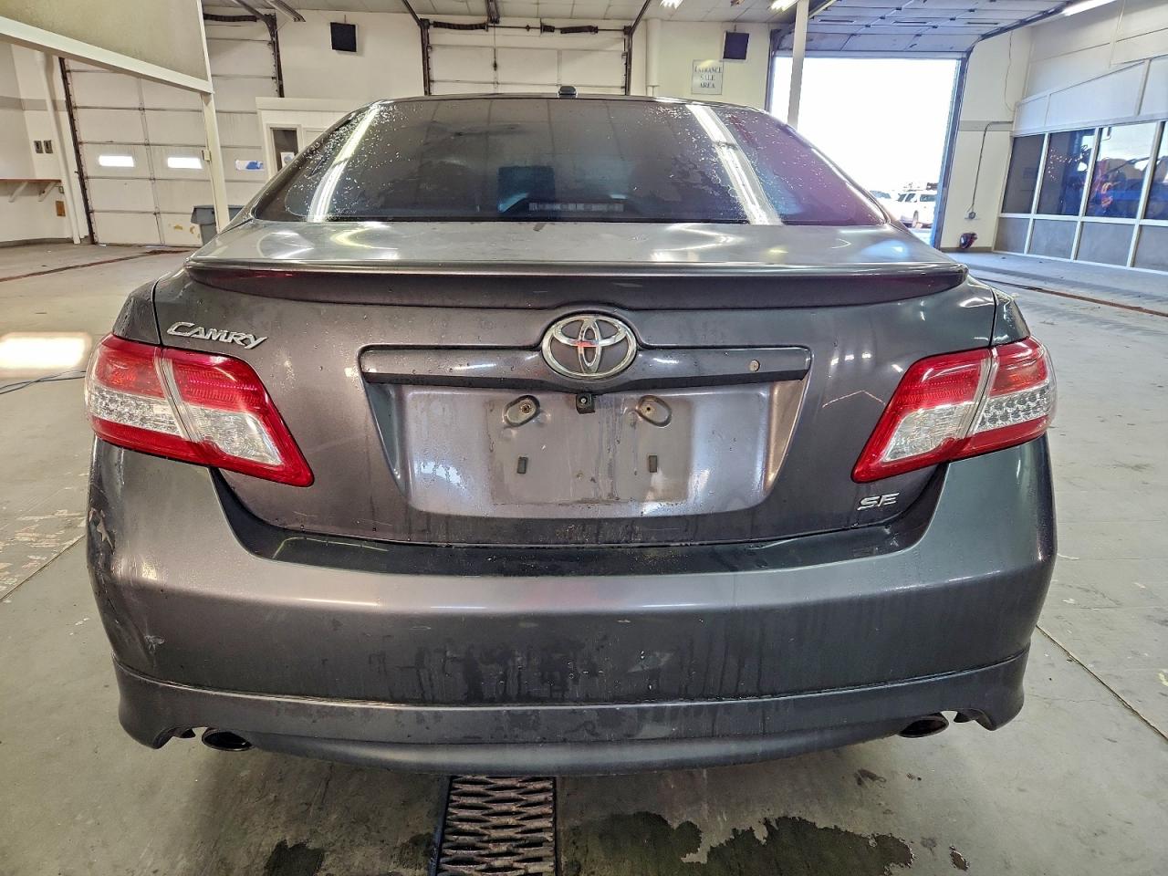 2010 TOYOTA CAMRY BASE photo 6