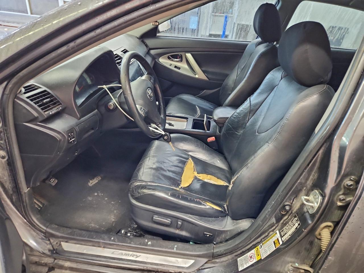 2010 TOYOTA CAMRY BASE photo 7
