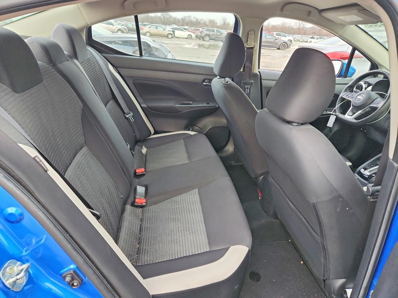 2021 NISSAN VERSA SV photo 10