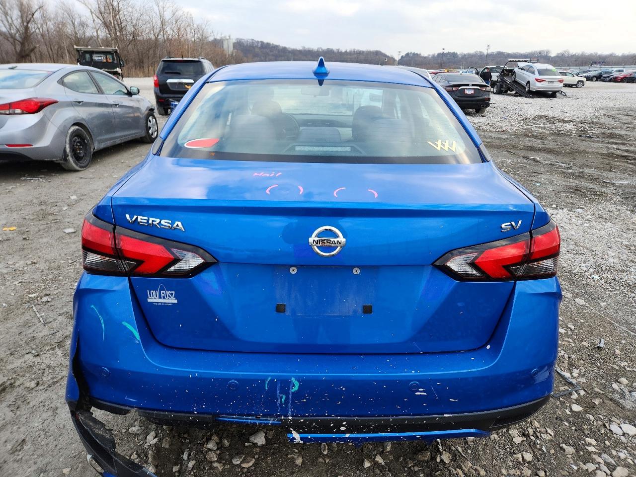 2021 NISSAN VERSA SV photo 6