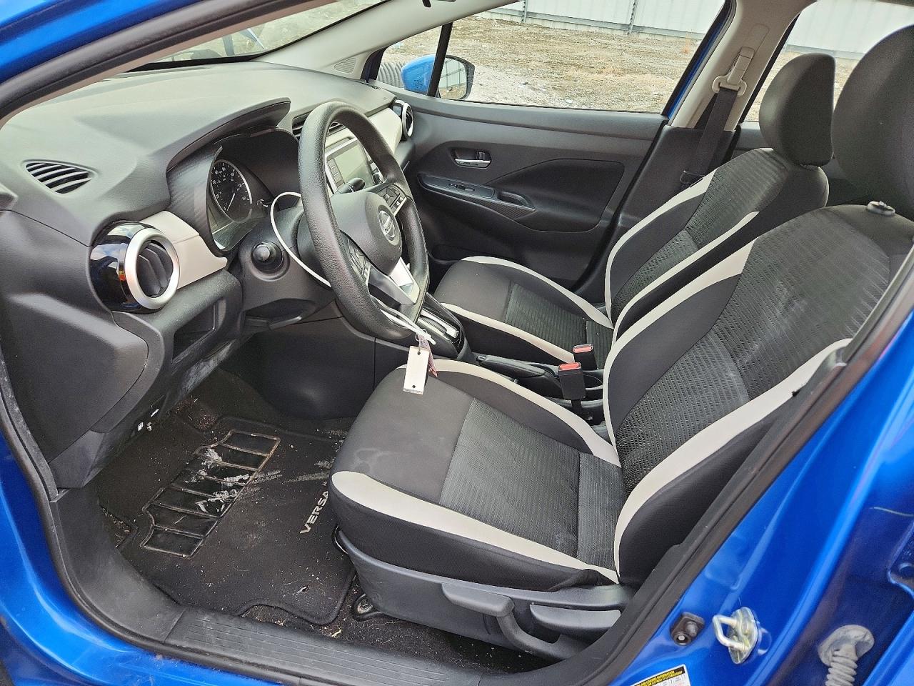 2021 NISSAN VERSA SV photo 7