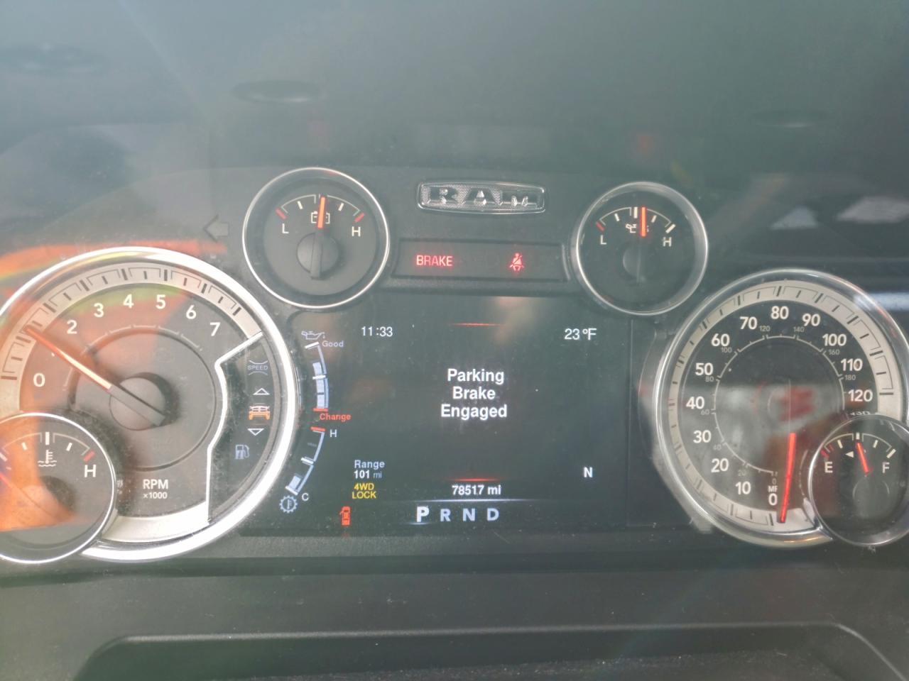 2016 RAM 1500 SLT photo 9