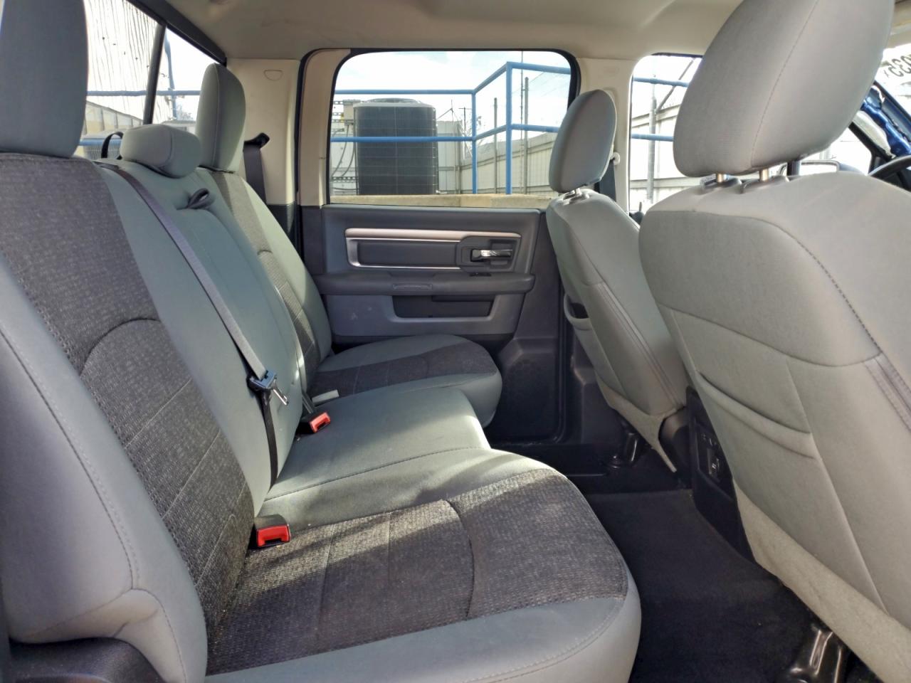 2016 RAM 1500 SLT photo 10