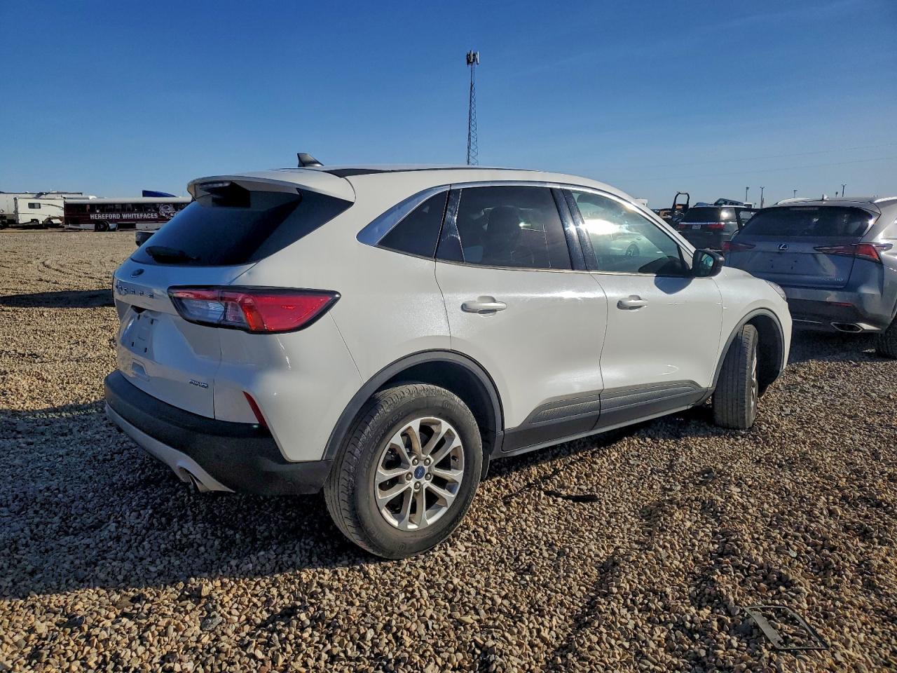 2022 FORD ESCAPE SE photo 3