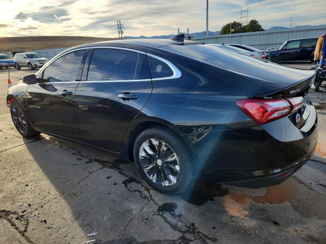 2020 CHEVROLET MALIBU LT photo 2