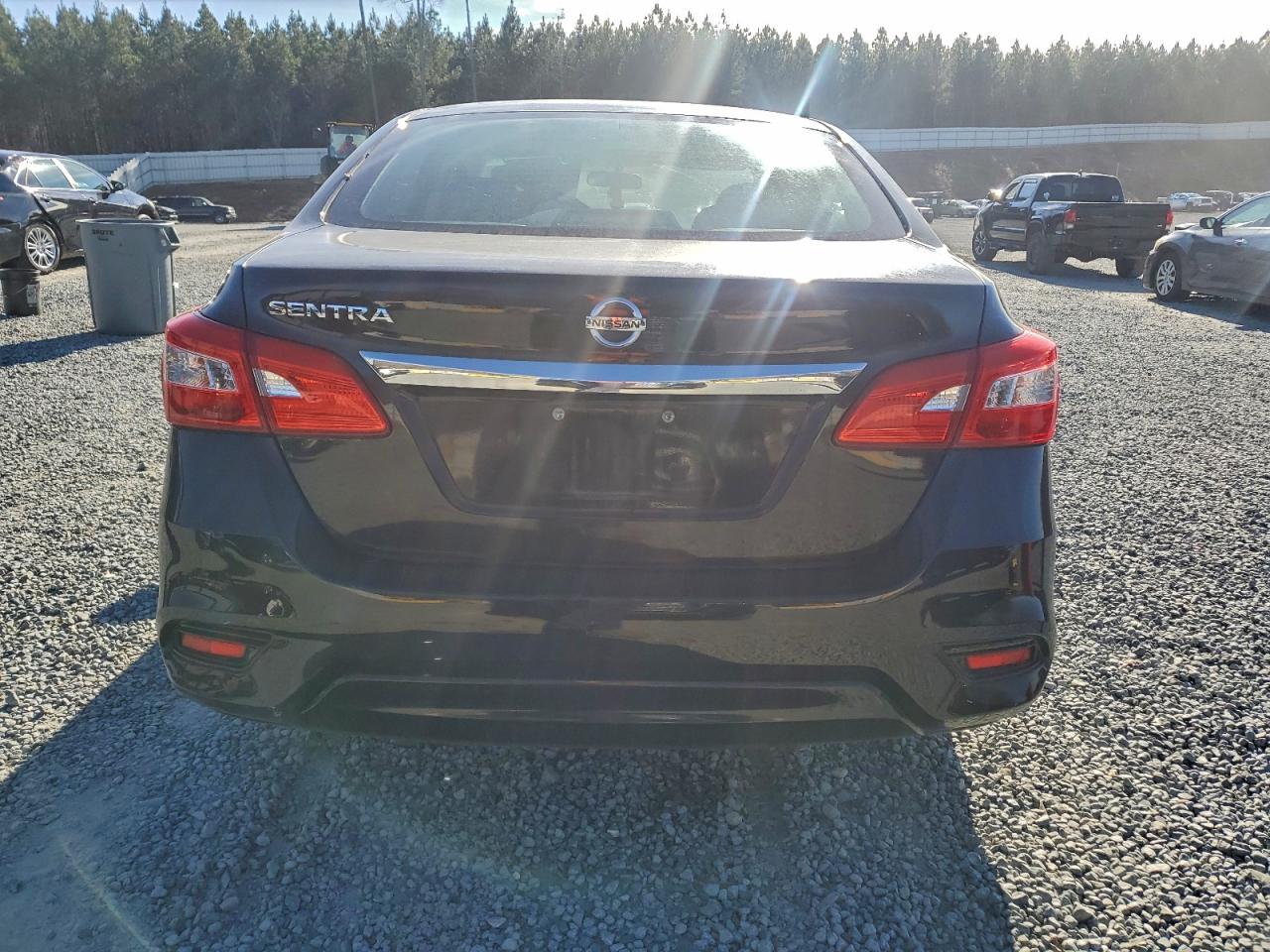 2017 NISSAN SENTRA S photo 6