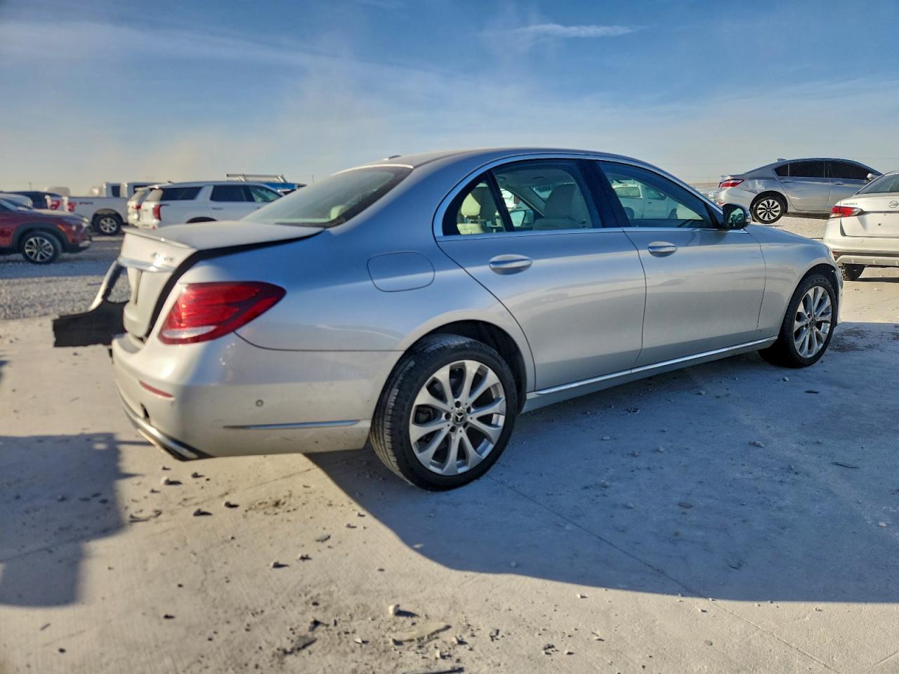 2018 MERCEDES-BENZ E 300 4MATIC photo 3