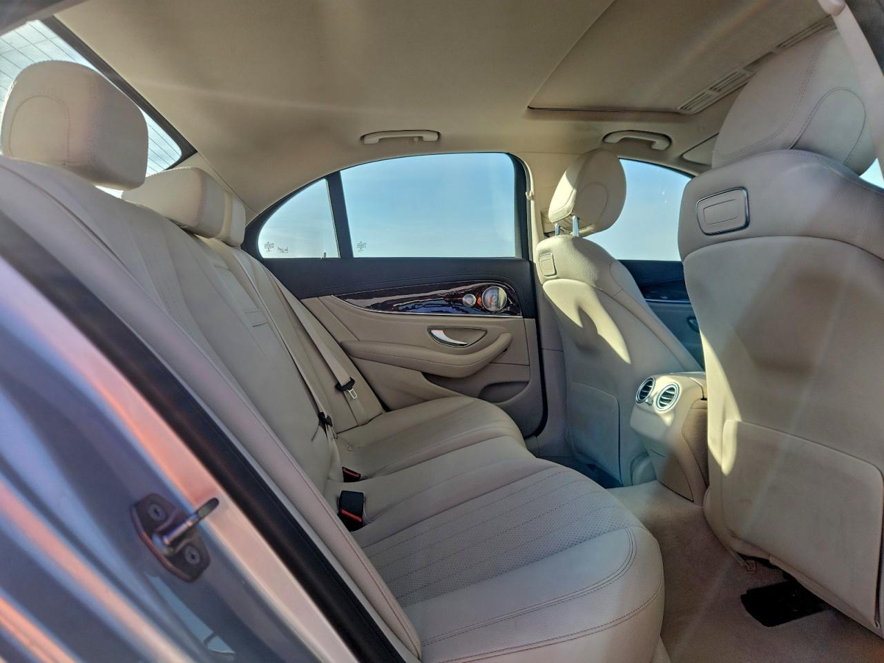 2018 MERCEDES-BENZ E 300 4MATIC photo 10