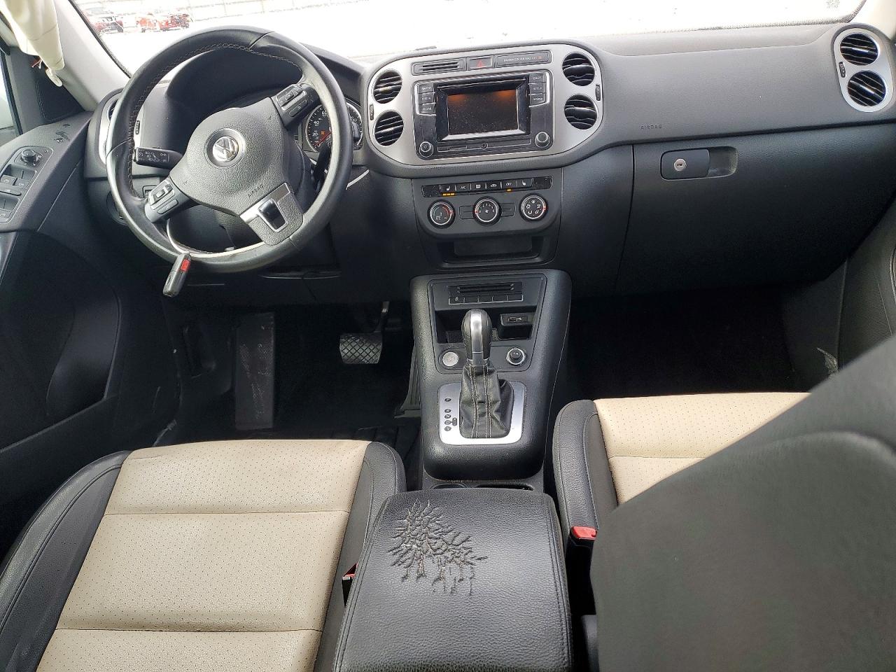 2016 VOLKSWAGEN TIGUAN S photo 8