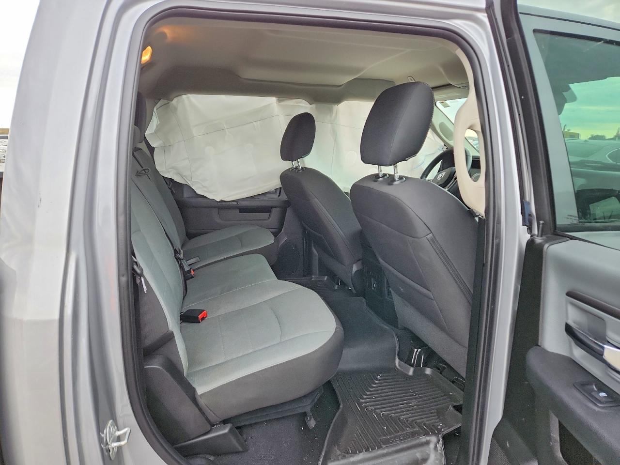 2022 RAM 1500 CLASSIC SLT photo 10