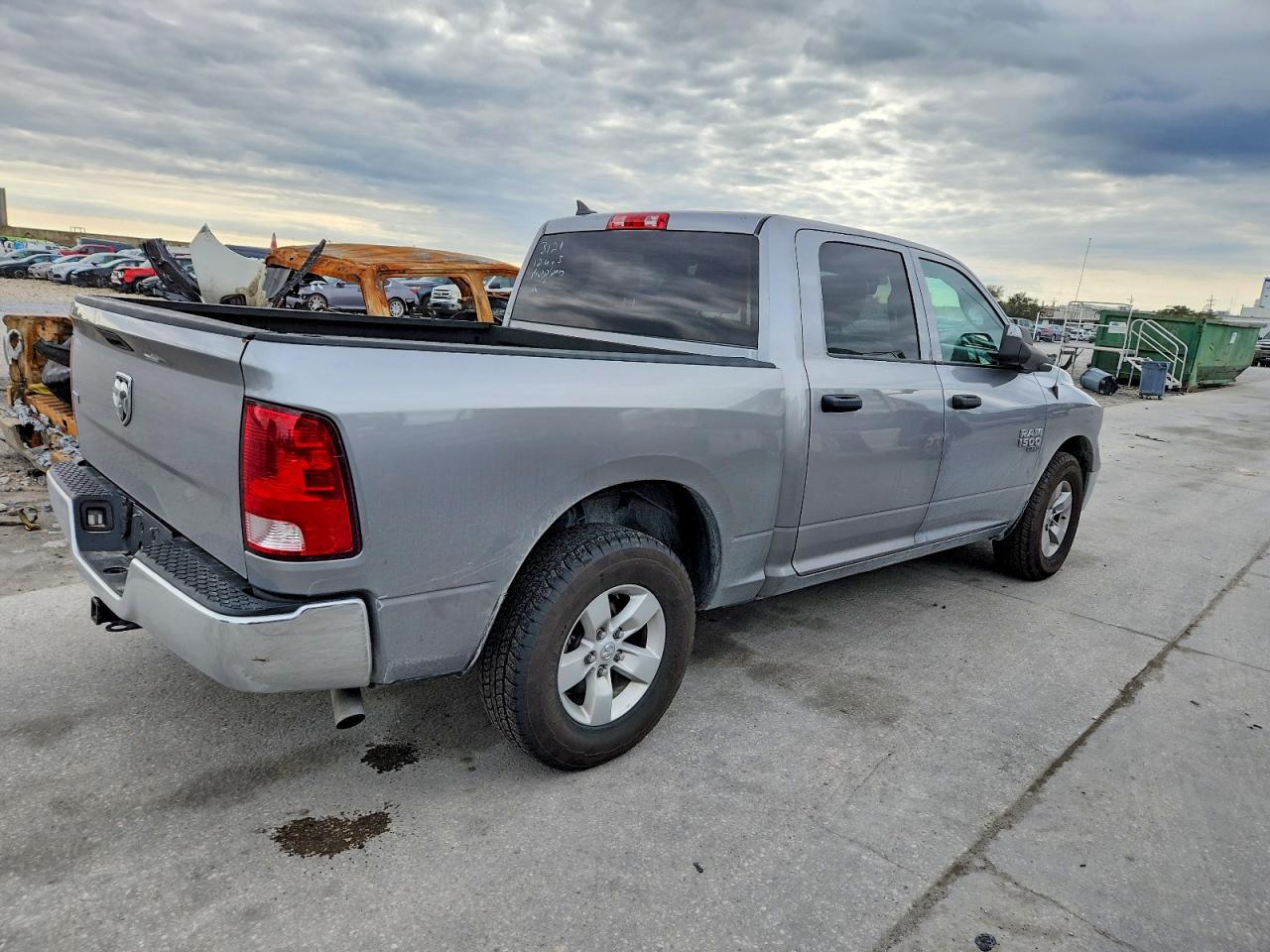 2022 RAM 1500 CLASSIC SLT photo 3