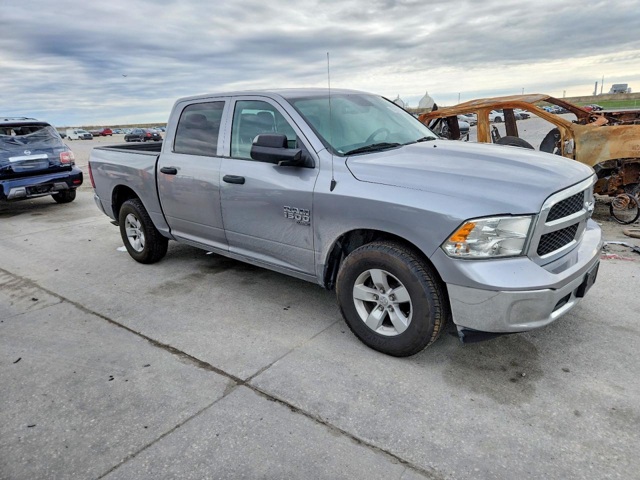 2022 RAM 1500 CLASSIC SLT photo 4