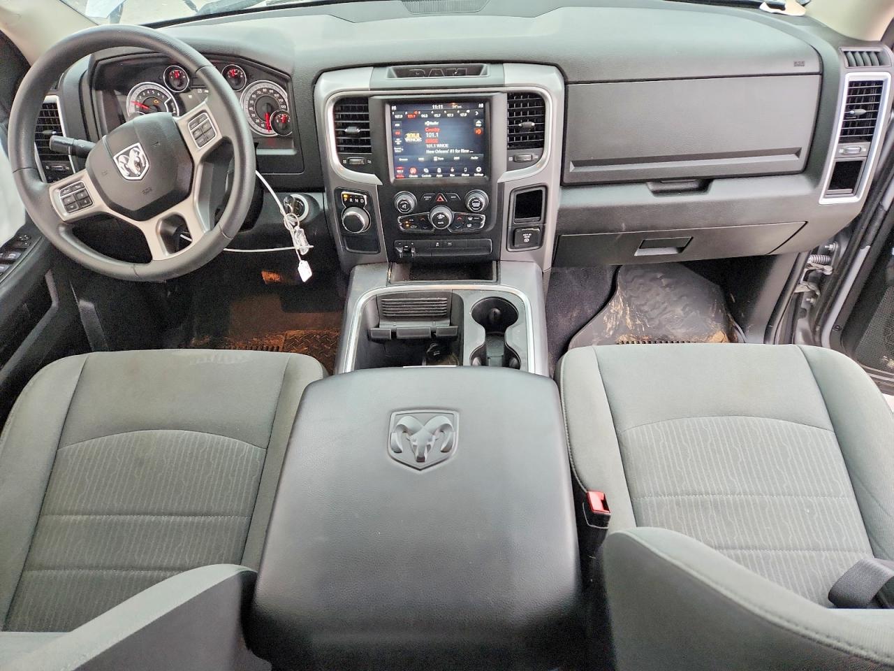 2022 RAM 1500 CLASSIC SLT photo 8