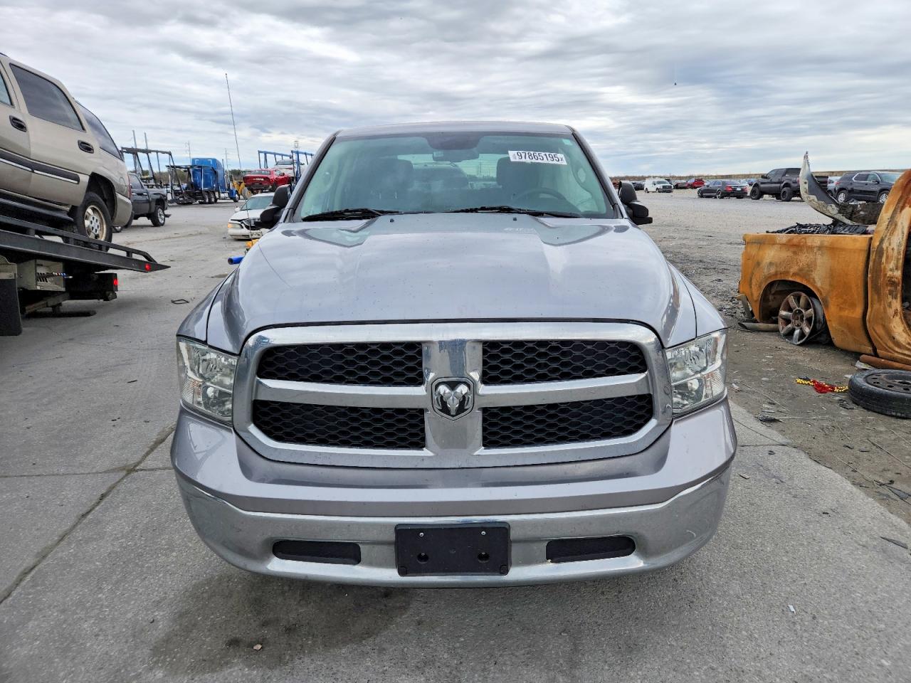 2022 RAM 1500 CLASSIC SLT photo 5