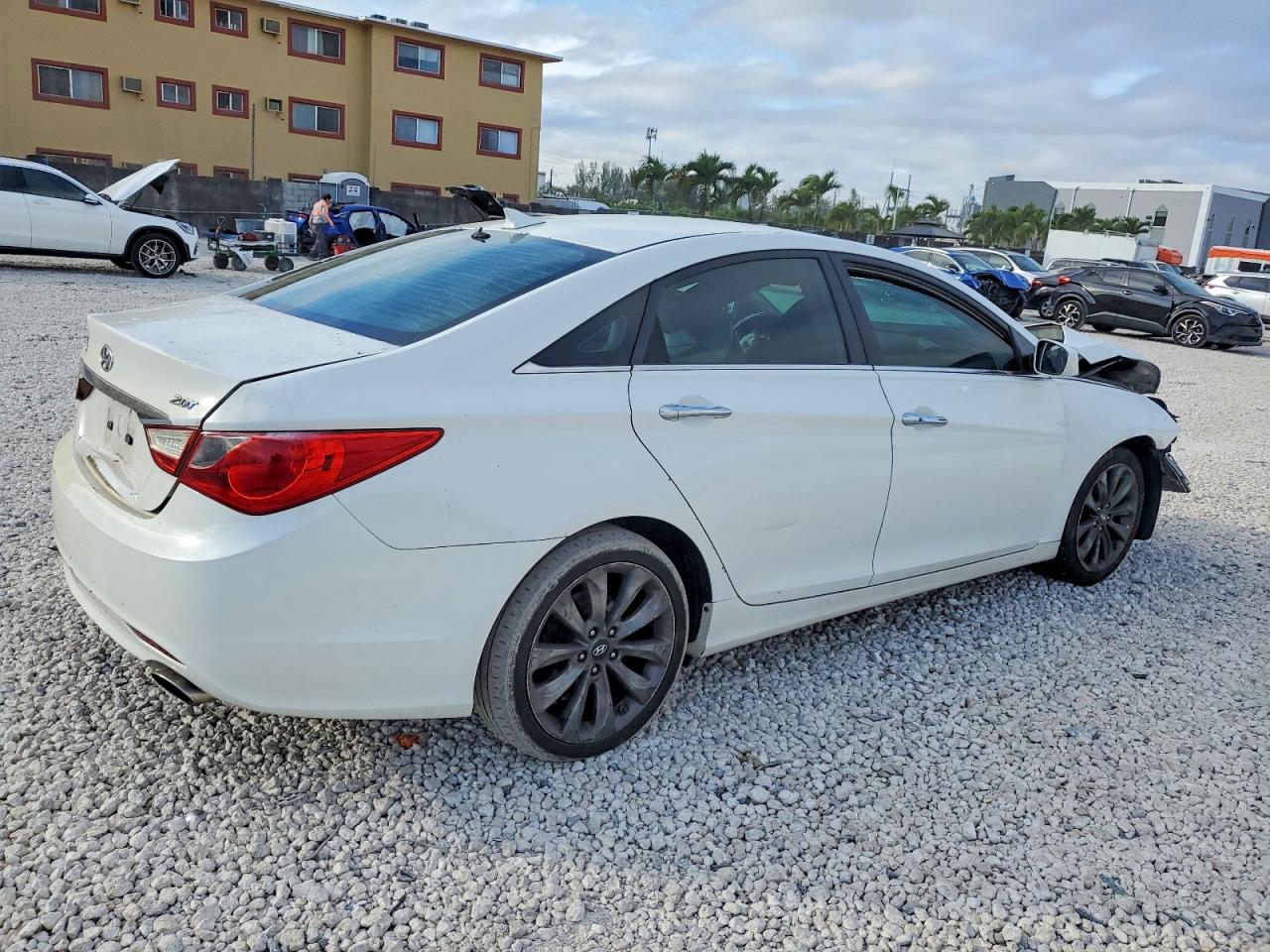 2012 HYUNDAI SONATA SE photo 5