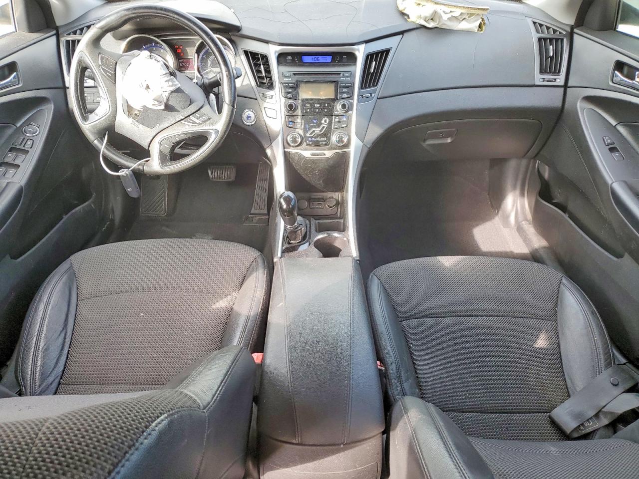 2012 HYUNDAI SONATA SE photo 15