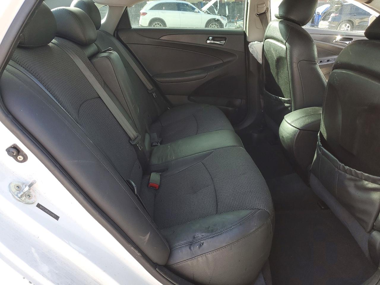 2012 HYUNDAI SONATA SE photo 19