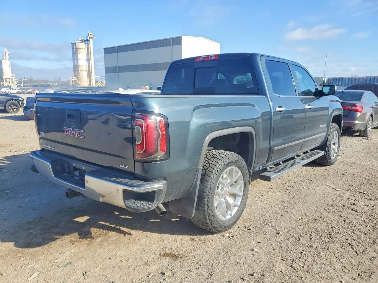 2017 GMC SIERRA K1500 SLT photo 3
