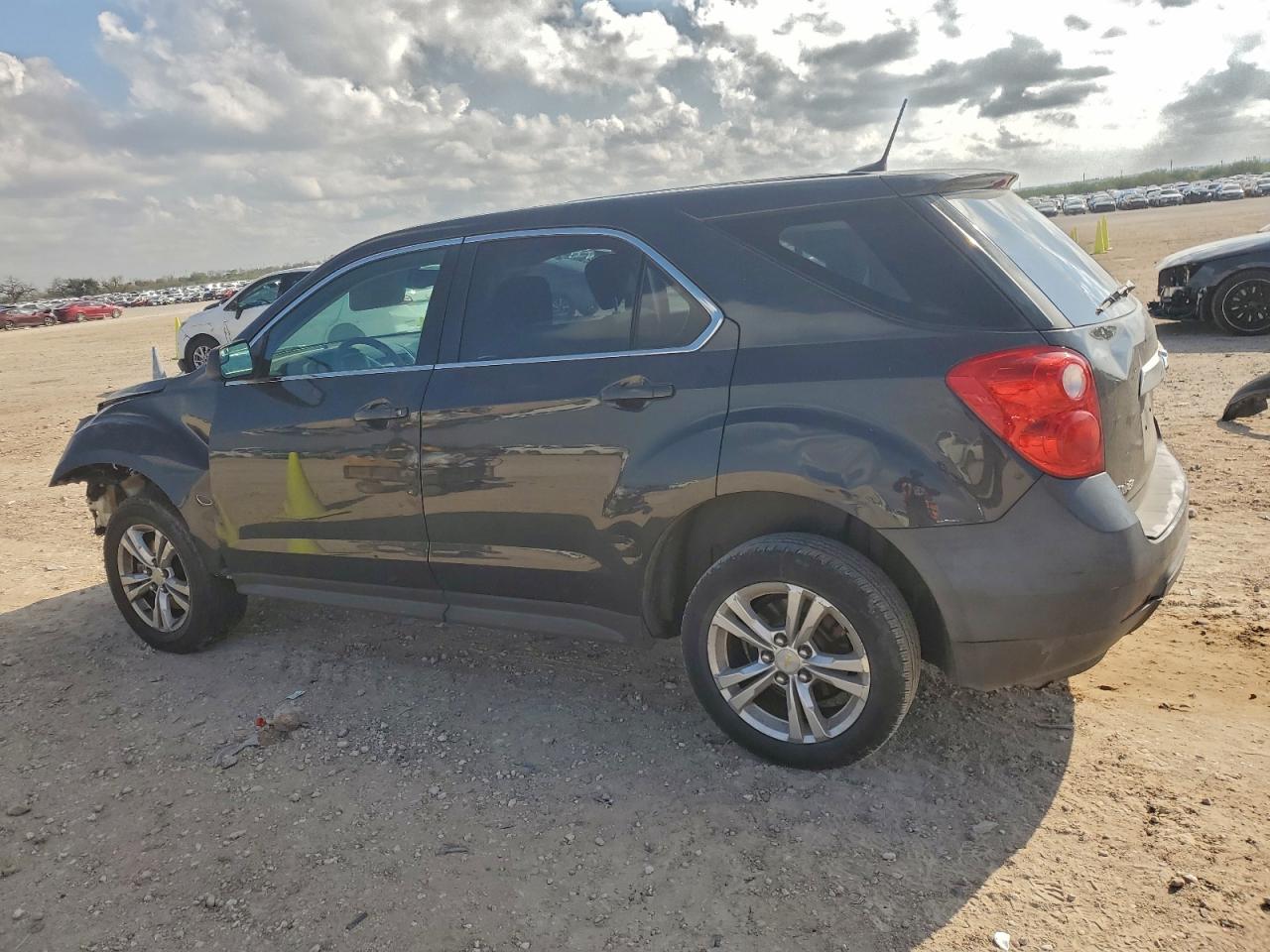 2014 CHEVROLET EQUINOX LS photo 2