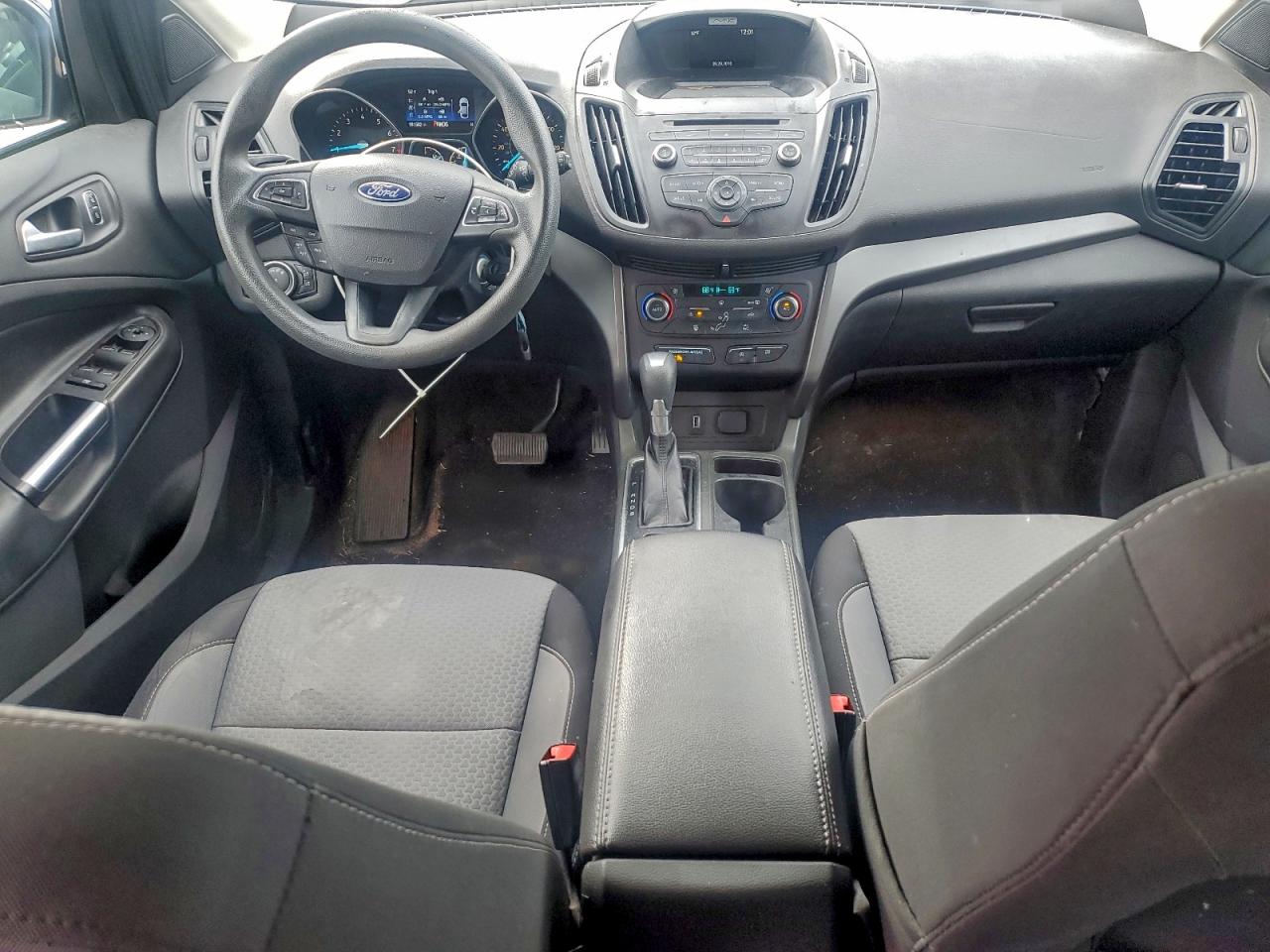 2017 FORD ESCAPE SE photo 8
