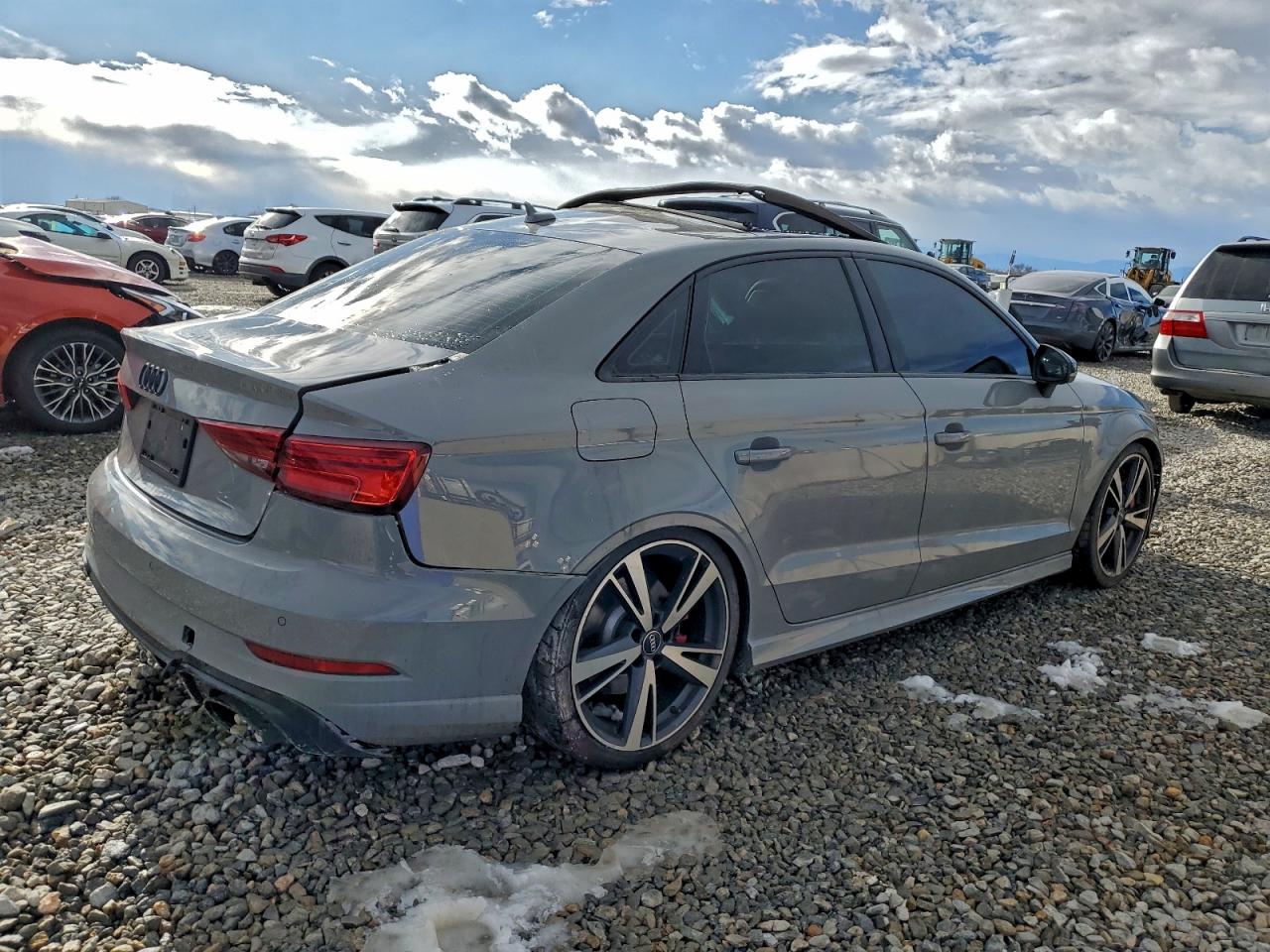 2018 AUDI RS3 photo 3