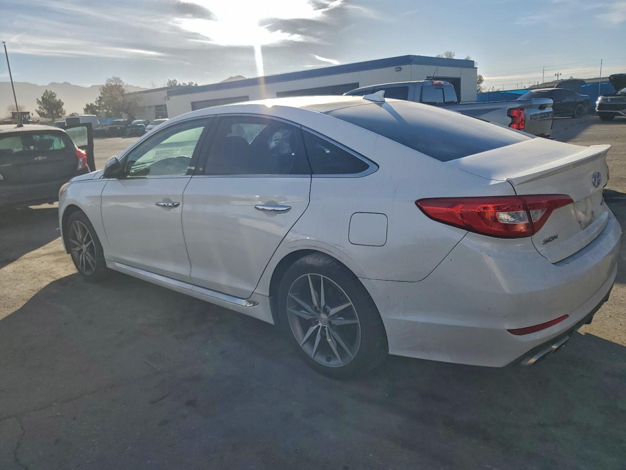 2015 HYUNDAI SONATA SPORT photo 2