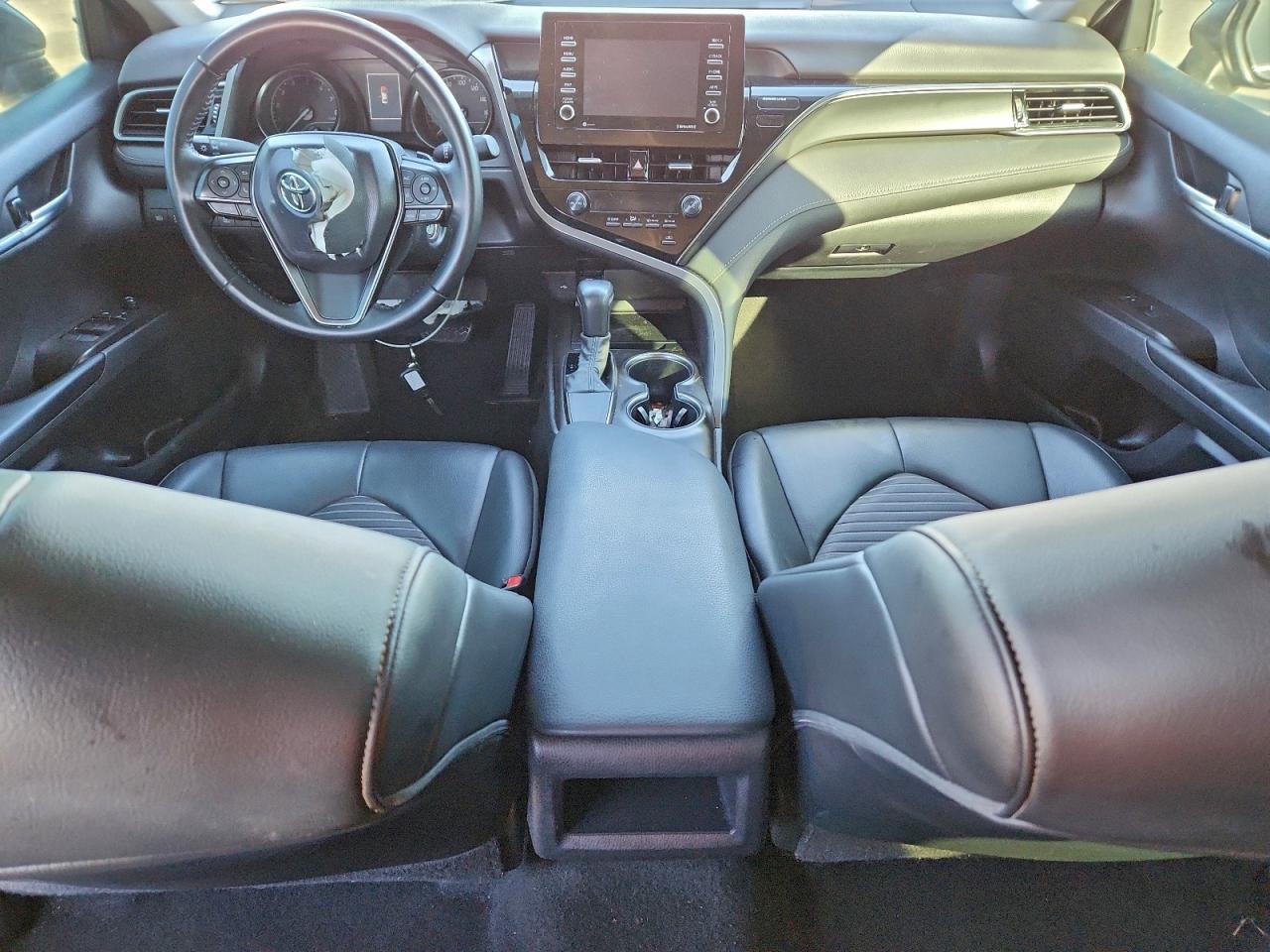 2021 TOYOTA CAMRY SE photo 8