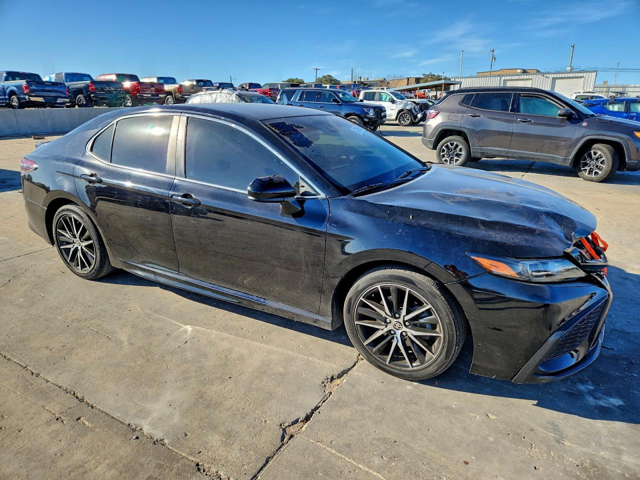 2021 TOYOTA CAMRY SE photo 4