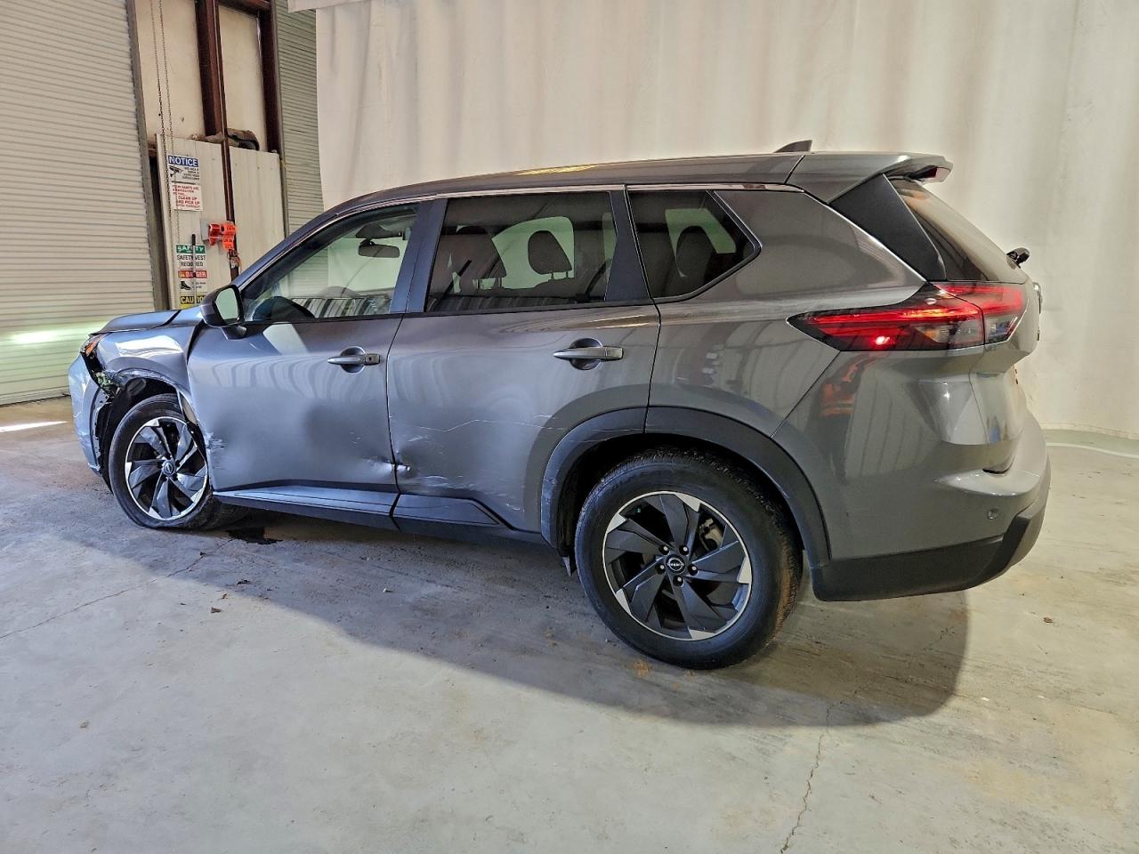 2025 NISSAN ROGUE SV photo 4