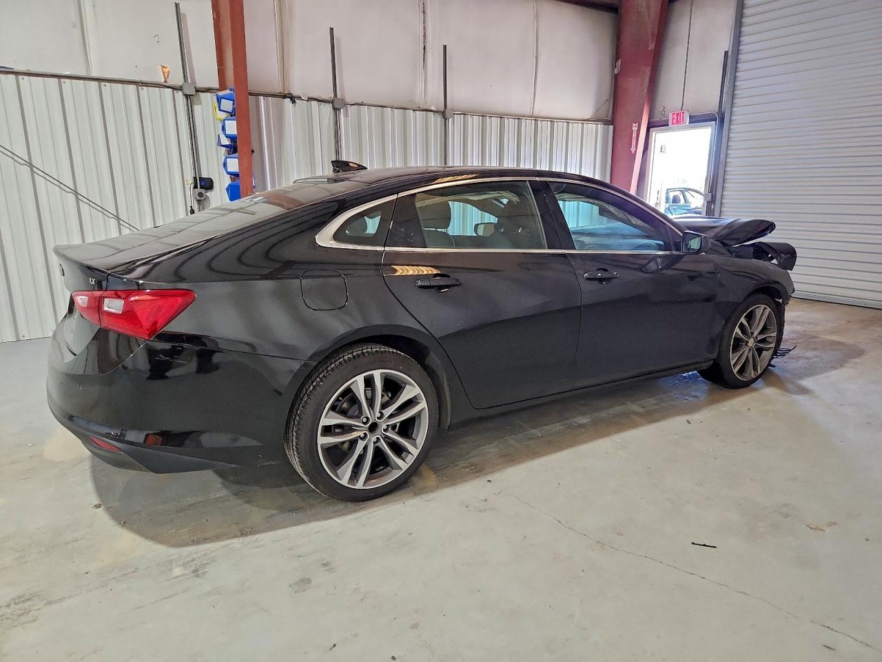2023 CHEVROLET MALIBU LT photo 3