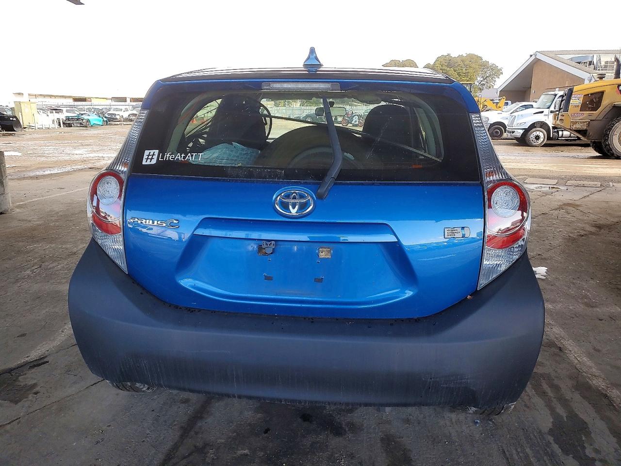 2013 TOYOTA PRIUS C photo 6