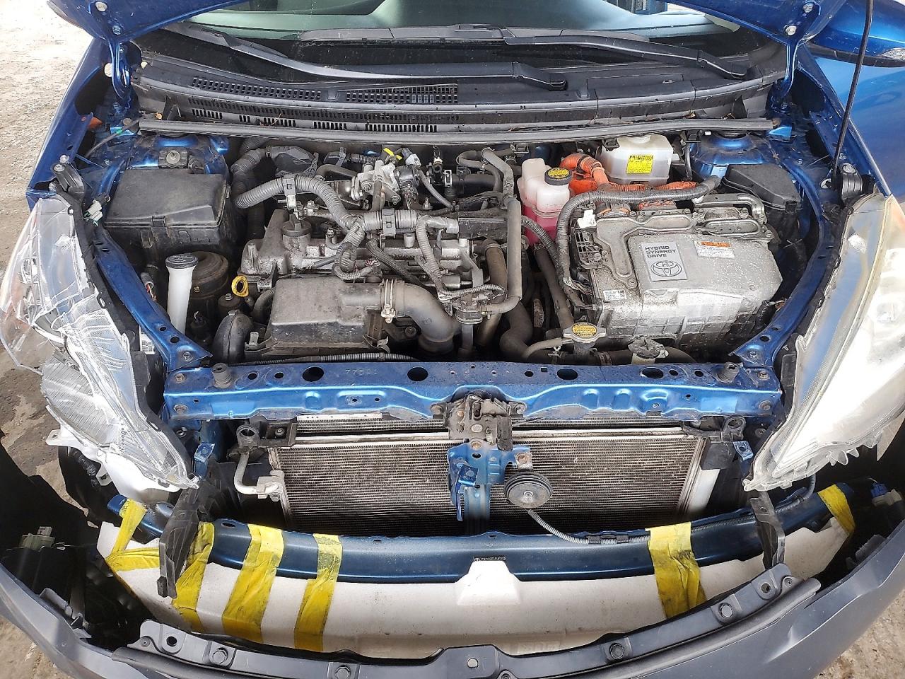 2013 TOYOTA PRIUS C photo 11