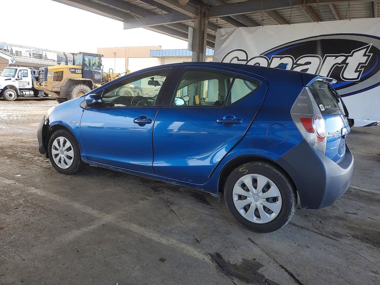 2013 TOYOTA PRIUS C photo 2