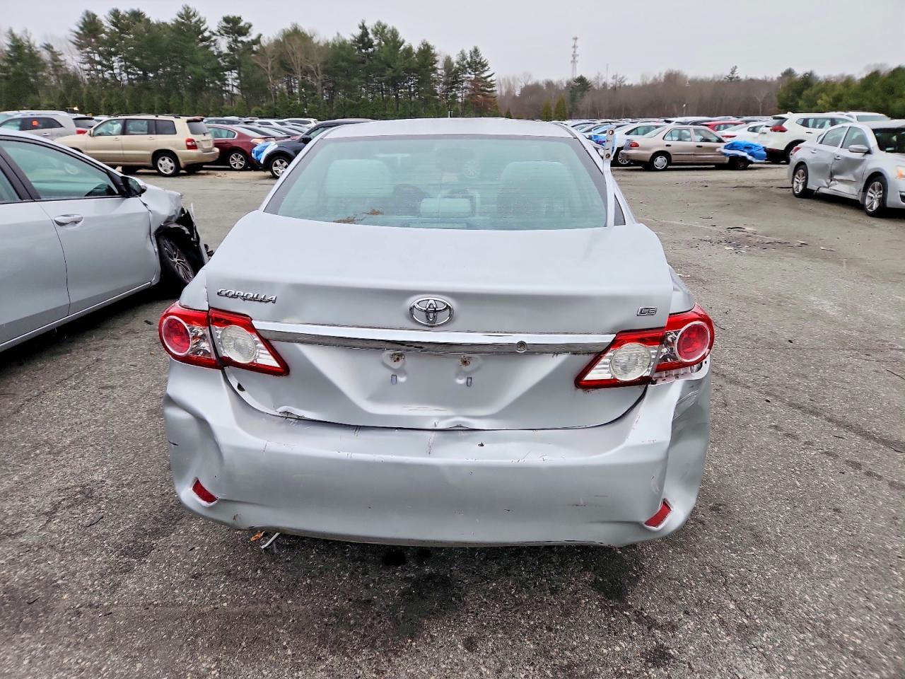 2013 TOYOTA COROLLA BASE photo 11