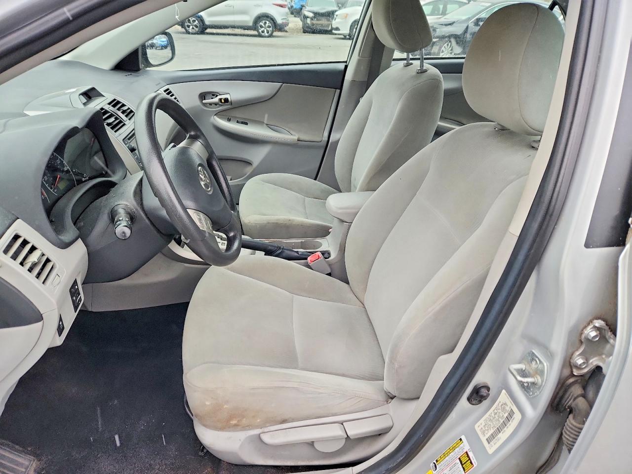 2013 TOYOTA COROLLA BASE photo 13