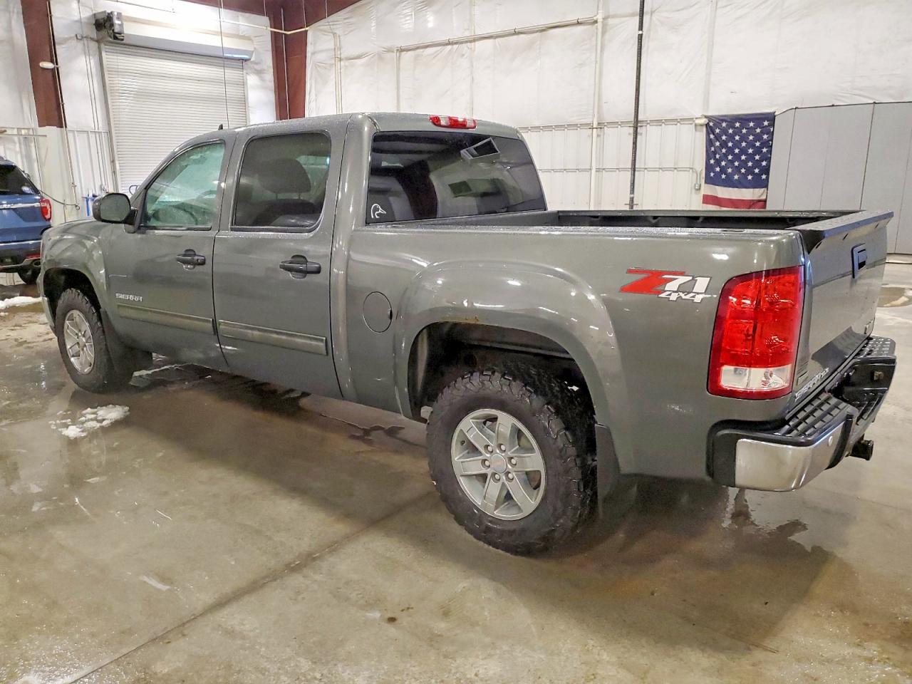 2011 GMC SIERRA K1500 SLE photo 2