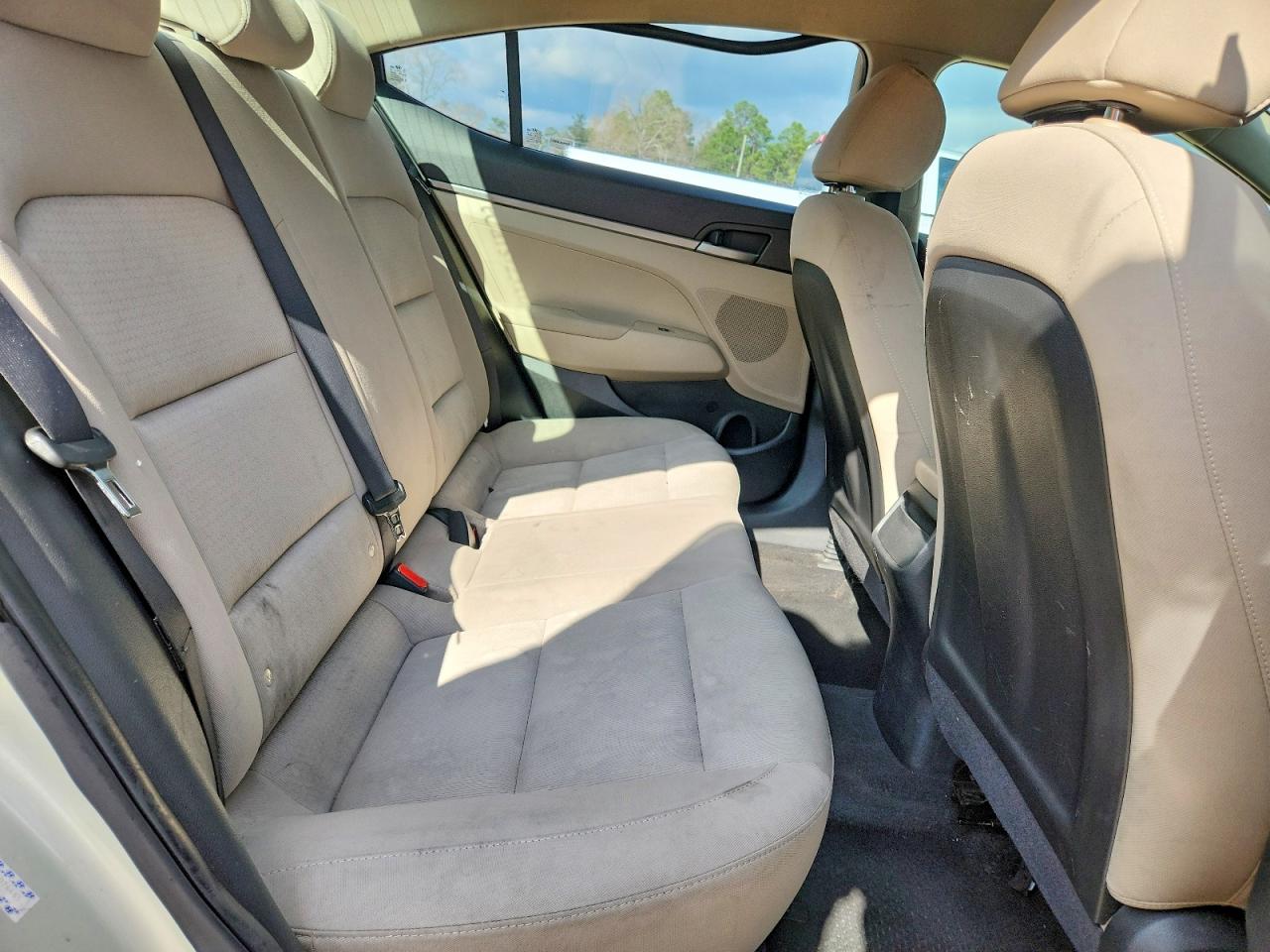 2017 HYUNDAI ELANTRA SE photo 10