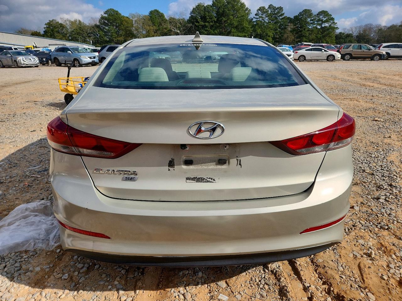 2017 HYUNDAI ELANTRA SE photo 6