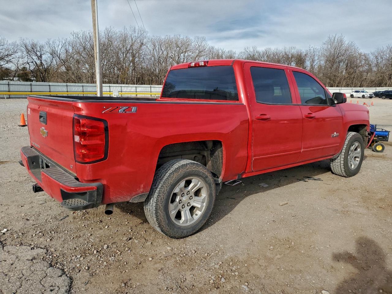 2018 CHEVROLET SILVERADO K1500 LT photo 3