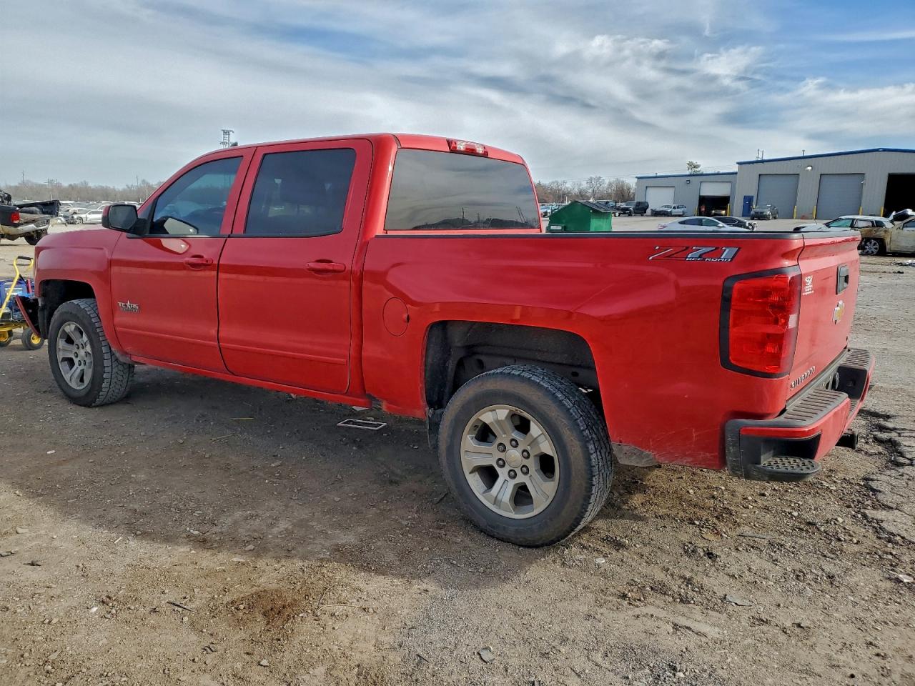 2018 CHEVROLET SILVERADO K1500 LT photo 2