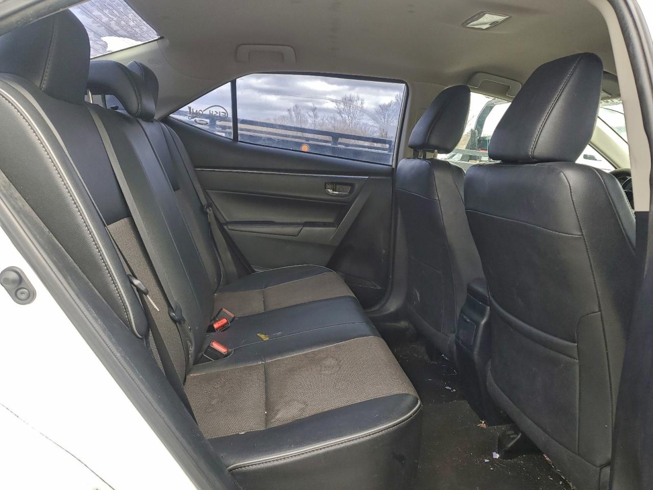 2014 TOYOTA COROLLA L photo 10