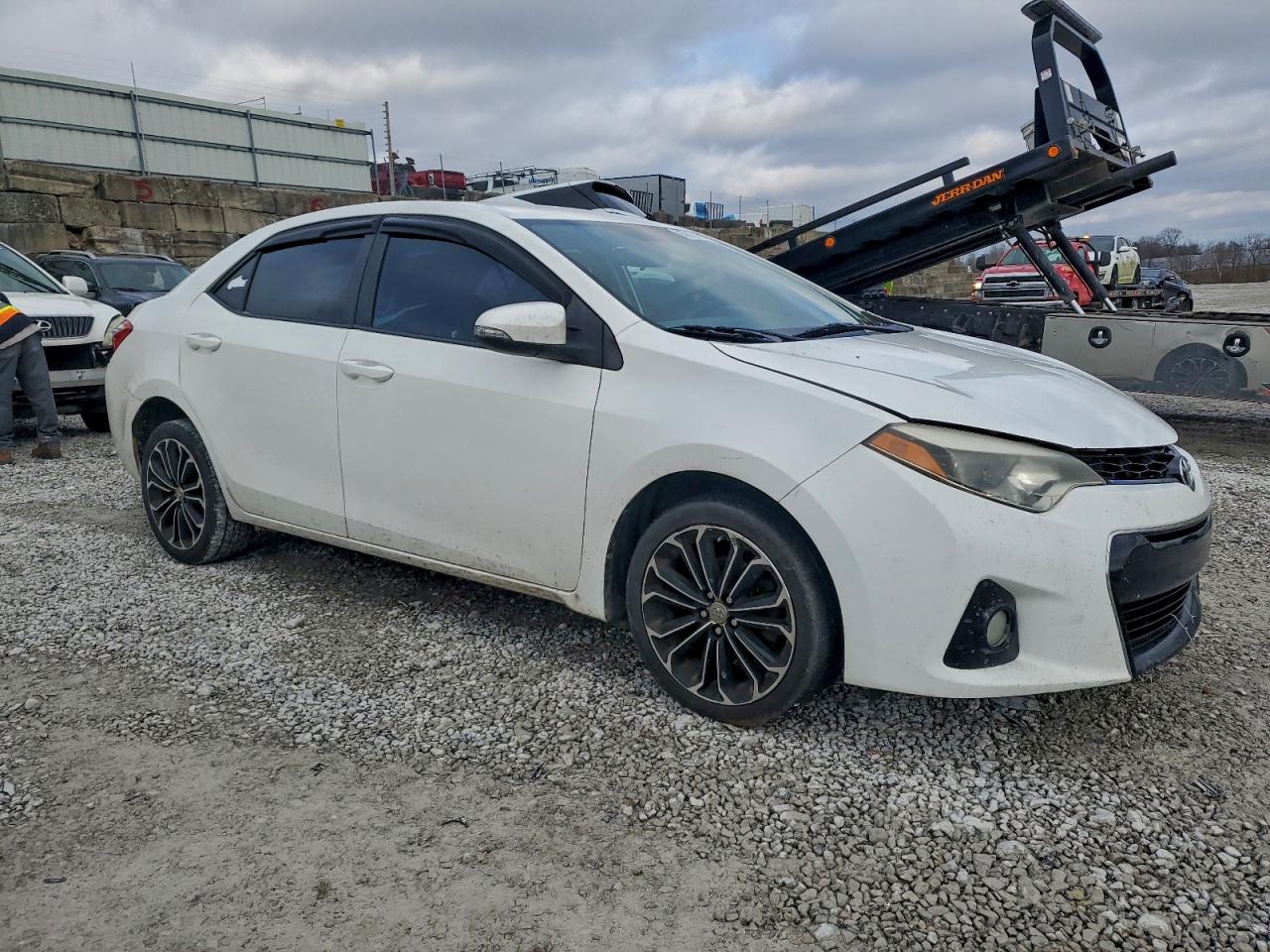 2014 TOYOTA COROLLA L photo 4
