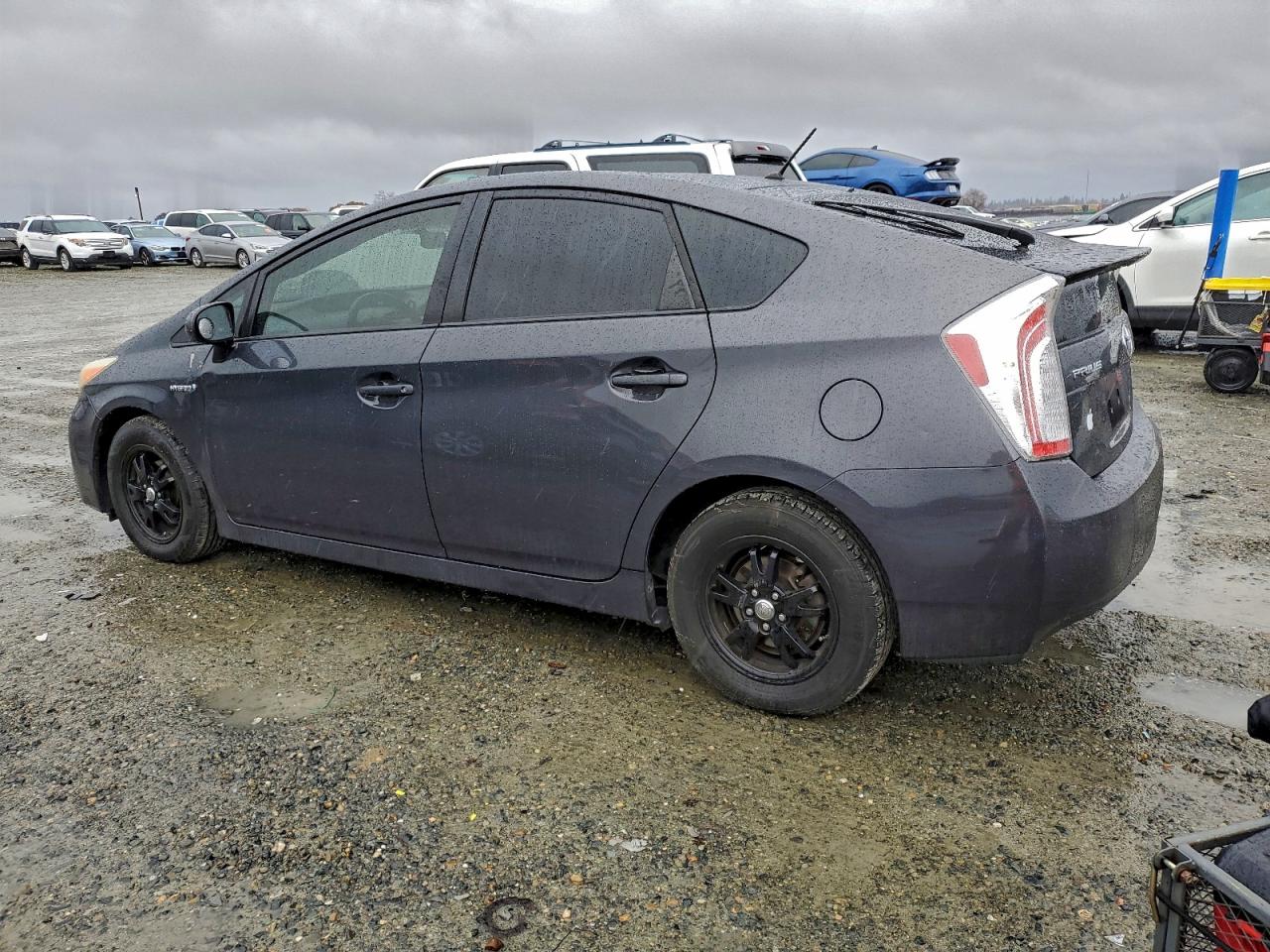 2014 TOYOTA PRIUS photo 3