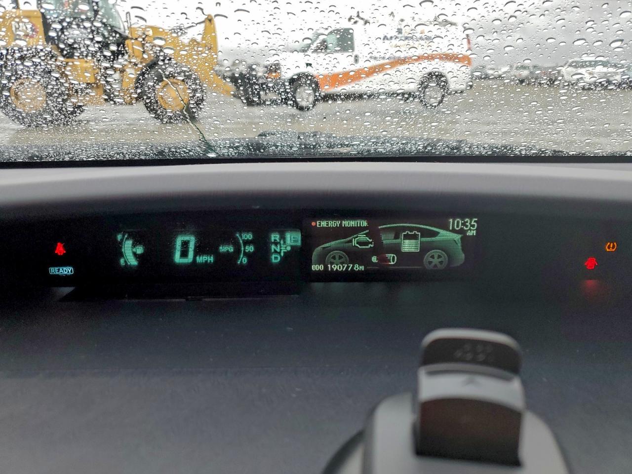 2014 TOYOTA PRIUS photo 17
