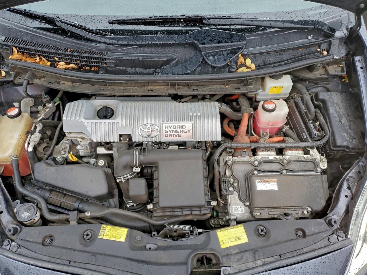 2014 TOYOTA PRIUS photo 21