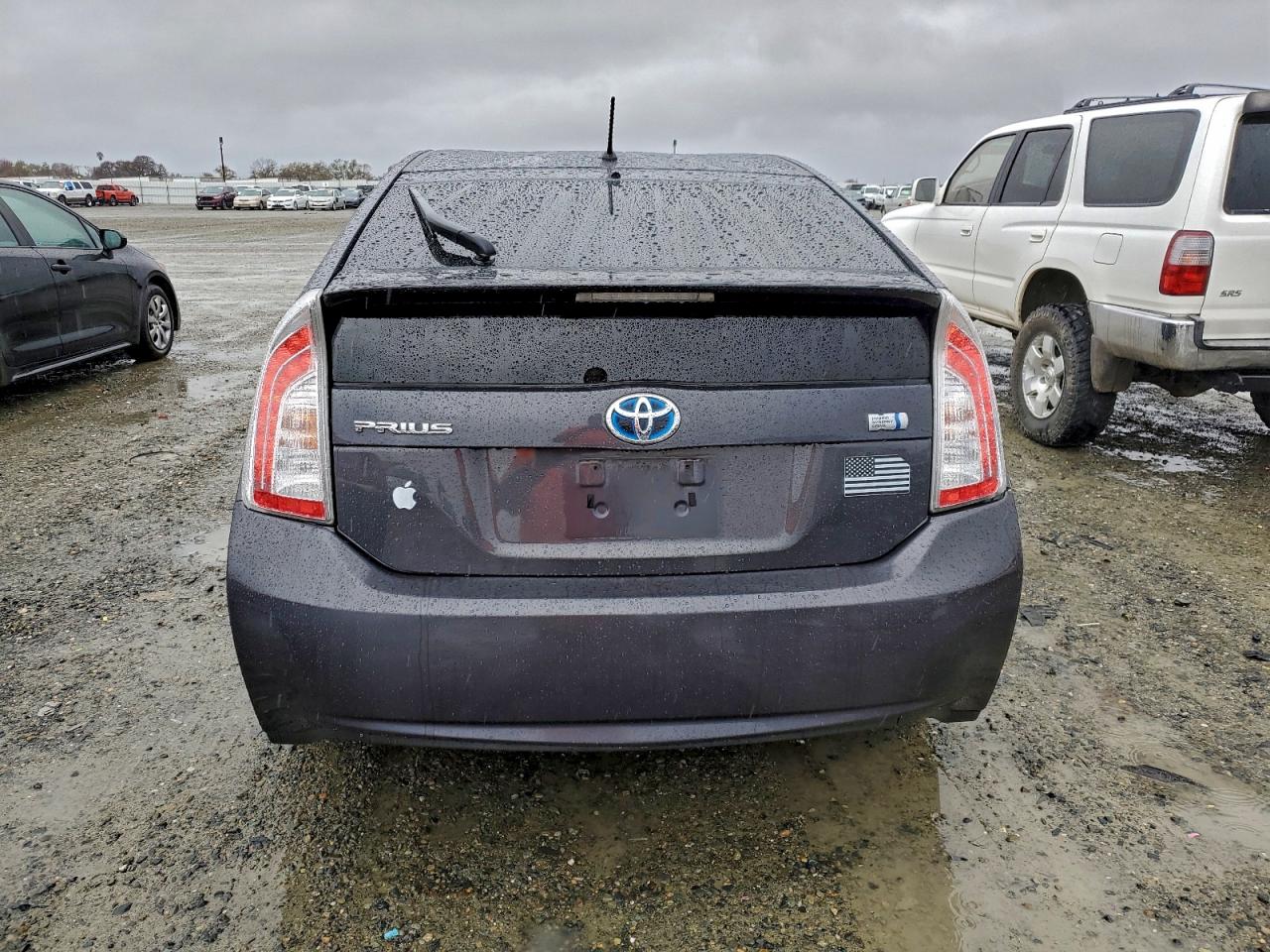 2014 TOYOTA PRIUS photo 11