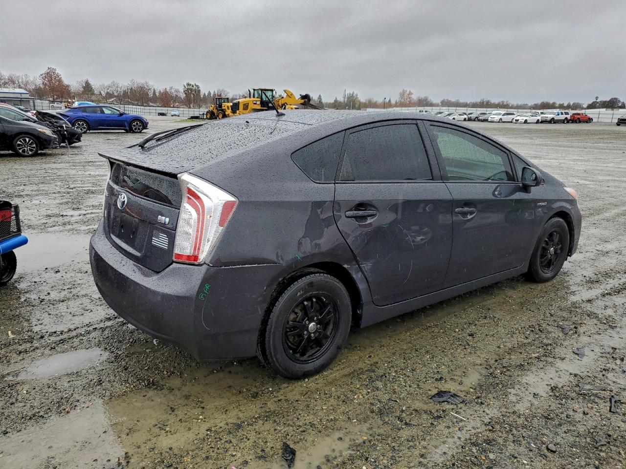 2014 TOYOTA PRIUS photo 5