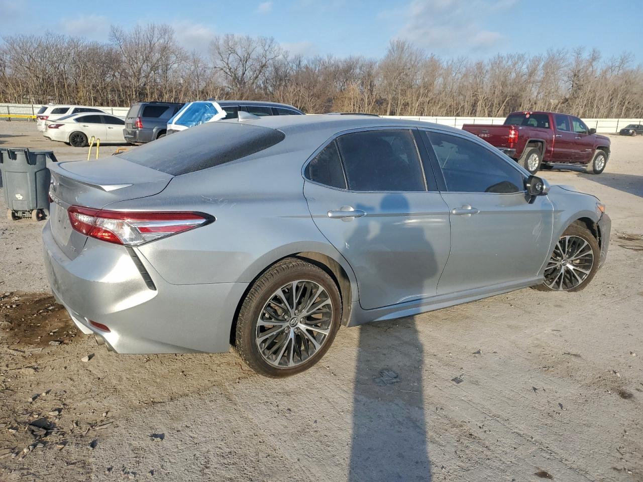 2020 TOYOTA CAMRY SE photo 5