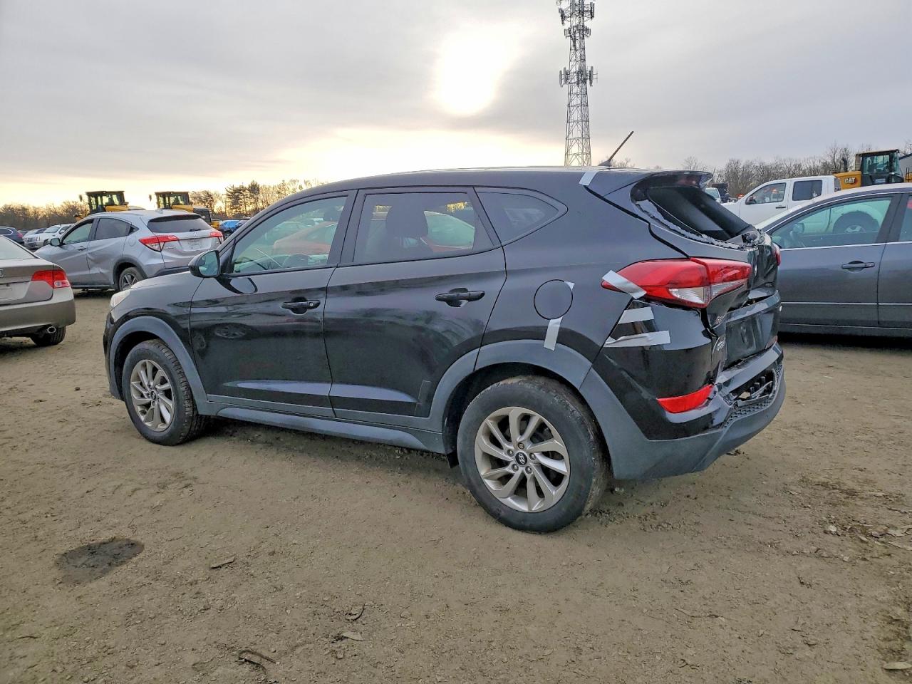2018 HYUNDAI TUCSON SE photo 3