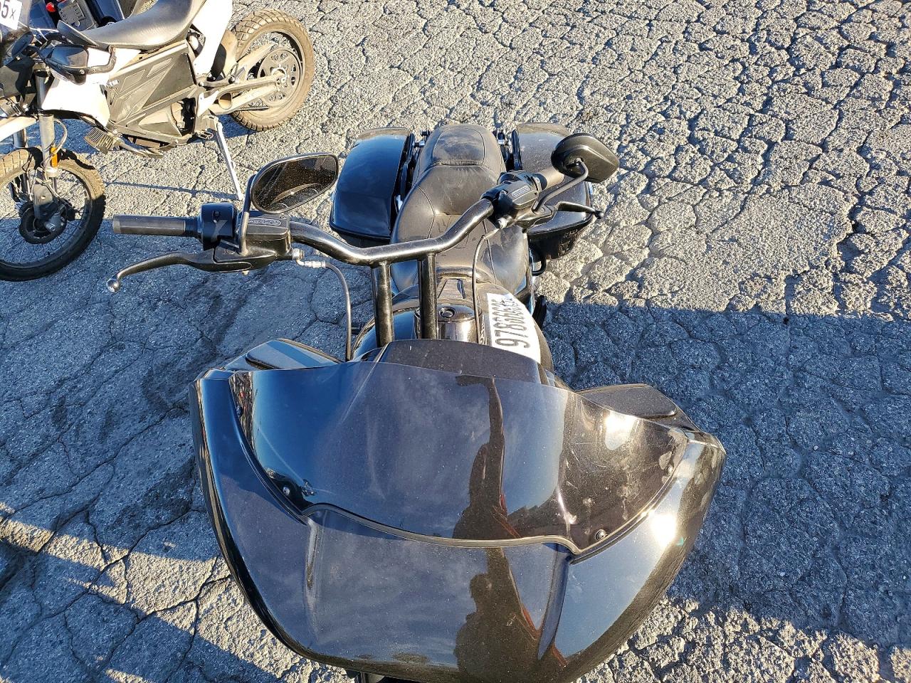 2019 HARLEY-DAVIDSON FLTRXS photo 9